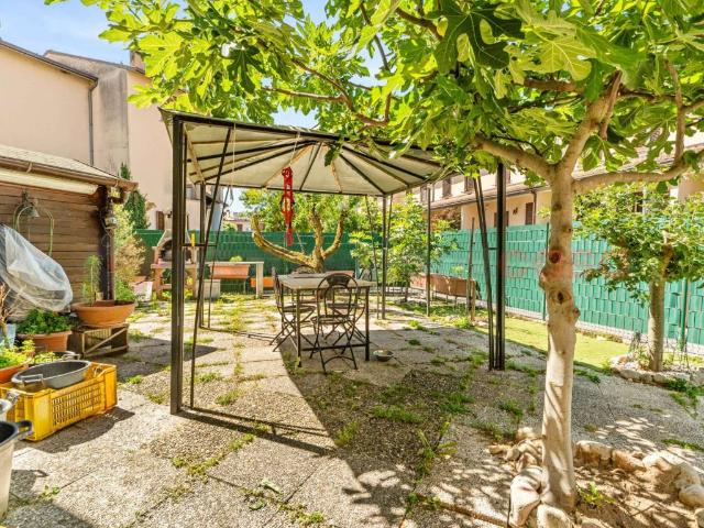 Villa in vendita a Lacchiarella MI