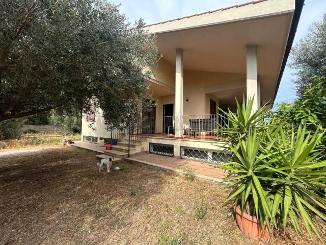 Villa in vendita a Ladispoli RM