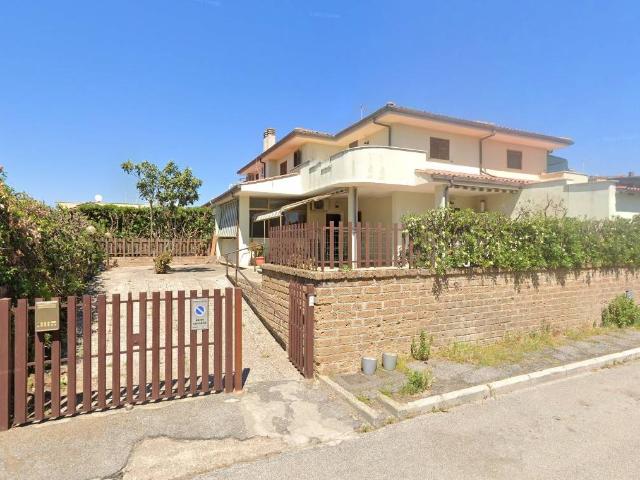 Villa in vendita a Ladispoli RM