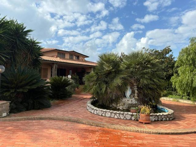 Villa in vendita a Ladispoli RM