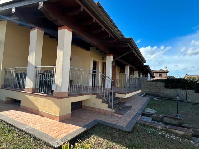 Villa in vendita a Ladispoli RM