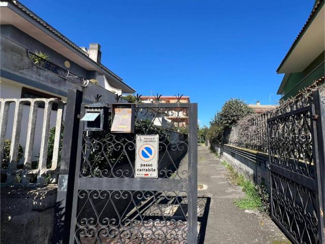 Villa in vendita a Ladispoli RM