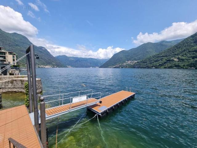 Villa in vendita a Laglio CO