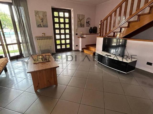 Villa in vendita a Lainate MI
