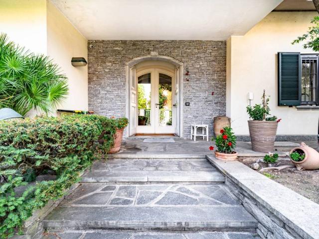 Villa in vendita a Lainate MI