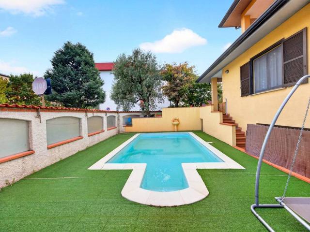 Villa in vendita a Lainate MI
