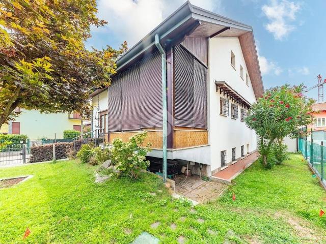 Villa in vendita a Lainate MI