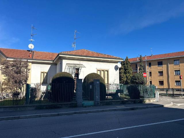 Villa in vendita a Lainate MI