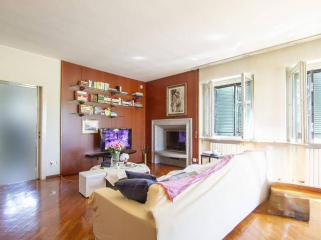 Villa in vendita a Lainate MI