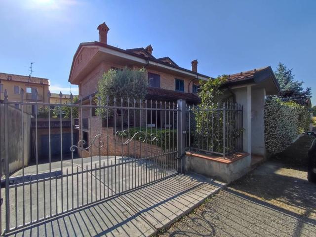 Villa in vendita a Lainate MI