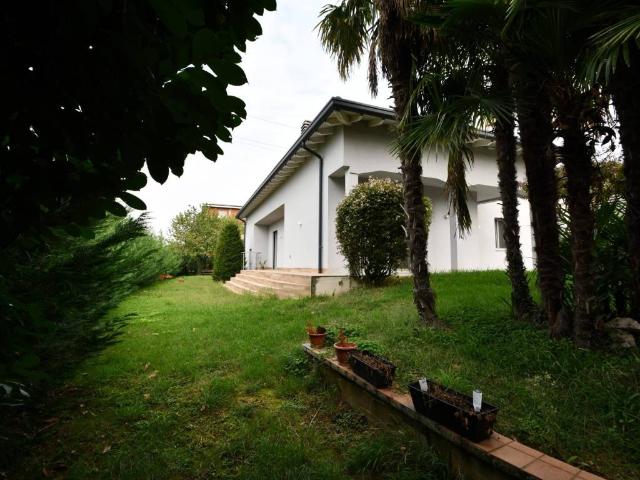 Villa in vendita a Lallio BG
