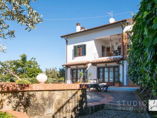 Villa in vendita a Lamporecchio PT