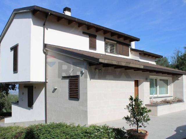 Villa in vendita a Lamporecchio PT