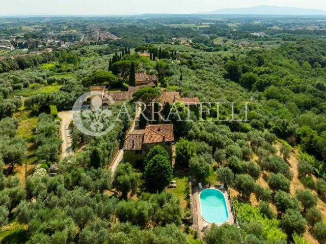 Villa in vendita a Lamporecchio PT
