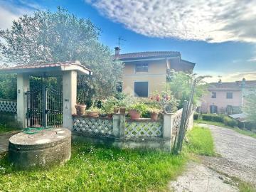 Villa in vendita a Lamporecchio PT