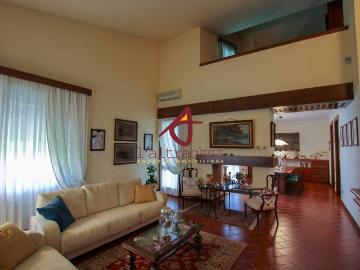 Villa in vendita a Lamporecchio PT