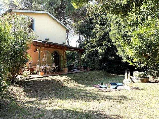 Villa in vendita a Lamporecchio PT