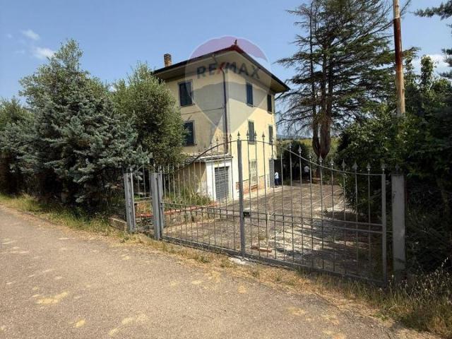 Villa in vendita a Lamporecchio