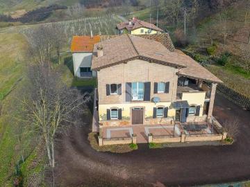 Villa in vendita a Langhirano PR
