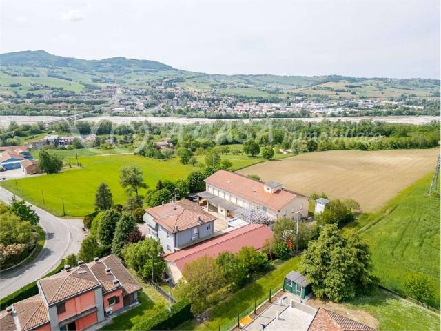 Villa in vendita a Langhirano PR