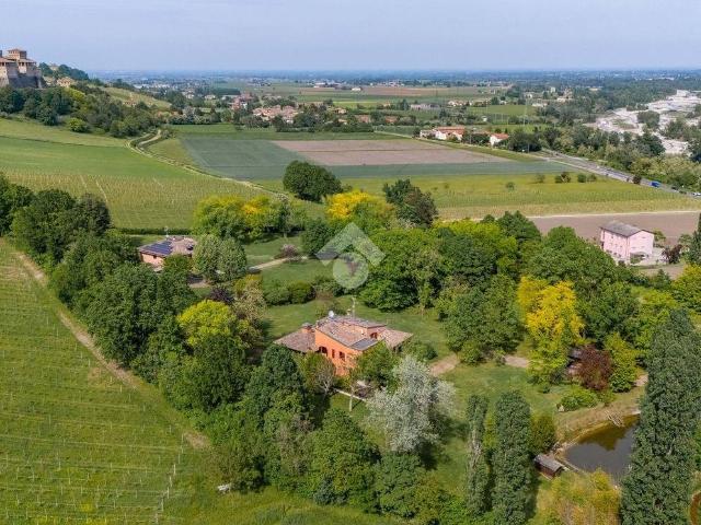 Villa in vendita a Langhirano PR