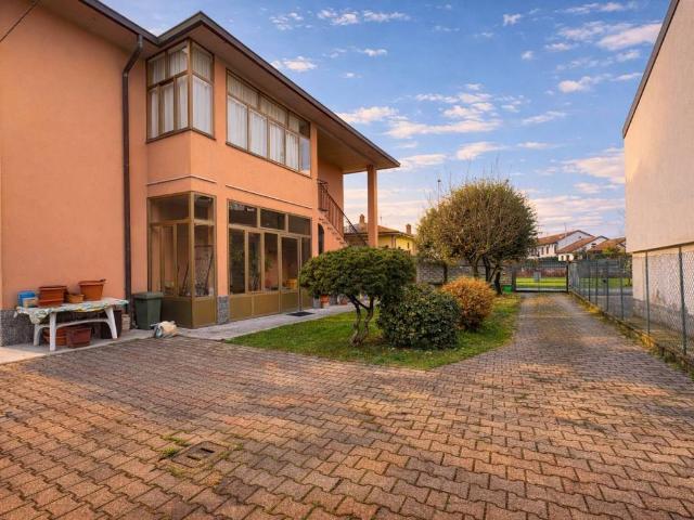 Villa in vendita a Landriano PV