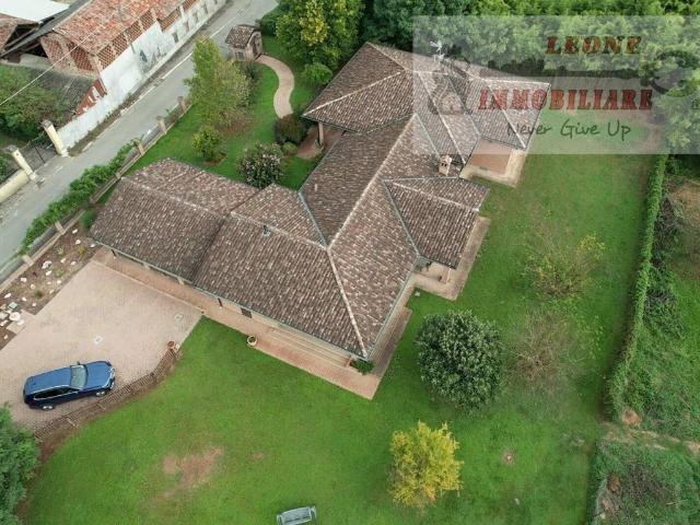 Villa in vendita a Landriano PV