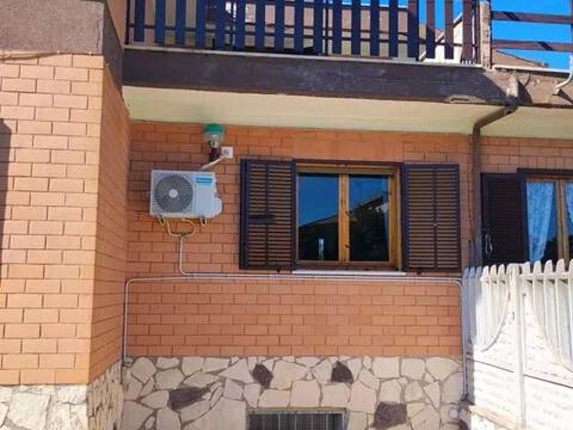Villa in vendita a Lanuvio RM