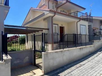 Villa in vendita a Lanuvio RM