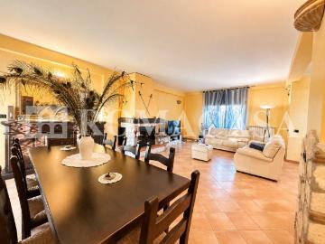 Villa in vendita a Lanuvio RM