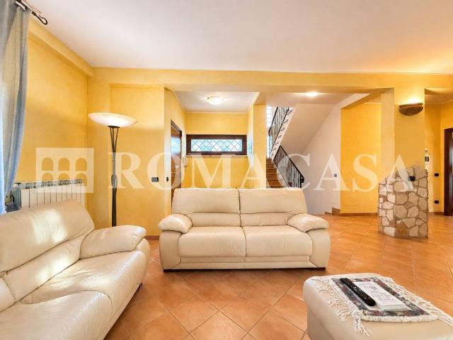 Villa in vendita a Lanuvio RM