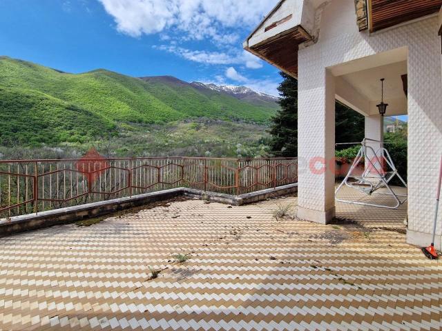 Villa in vendita a L'Aquila