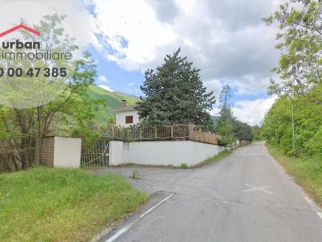 Villa in vendita a L'Aquila