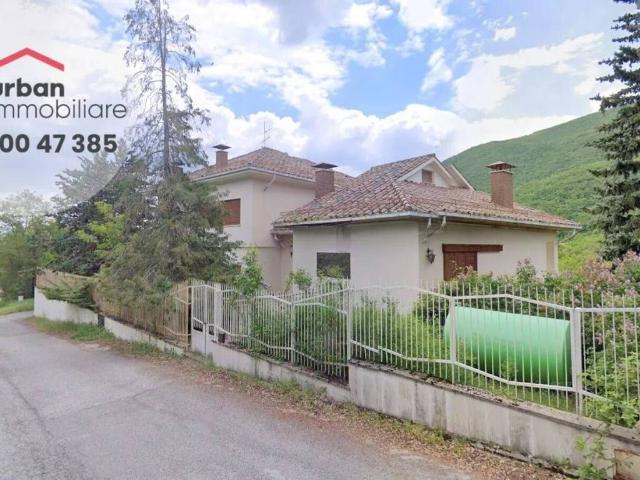Villa in vendita a L'Aquila AQ