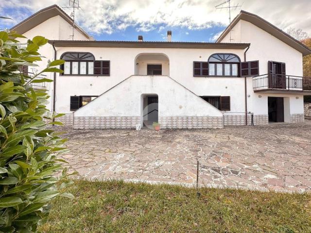 Villa in vendita a L'Aquila AQ