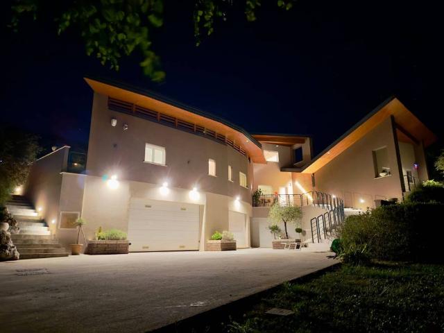 Villa in vendita a L'Aquila AQ