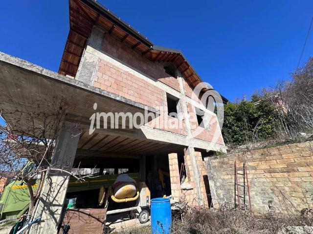 Villa in vendita a L'Aquila AQ