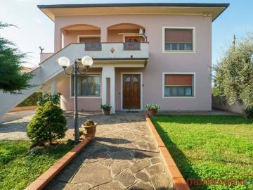 Villa in vendita a Larciano PT