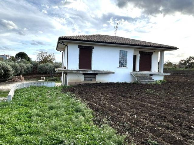 Villa in vendita a Larino CB