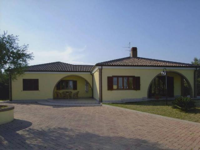Villa in vendita a Larino CB