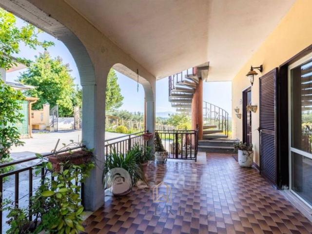 Villa in vendita a Lariano RM