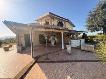 Villa in vendita a Lariano RM