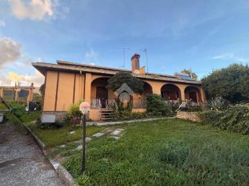 Villa in vendita a Lariano RM