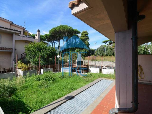 Villa in vendita a Lariano RM