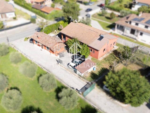 Villa in vendita a Lariano RM