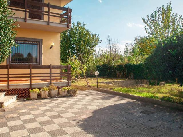 Appartamento in vendita a Lariano RM
