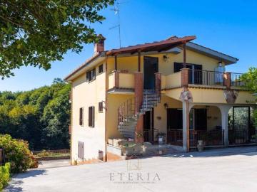 Villa in vendita a Lariano RM
