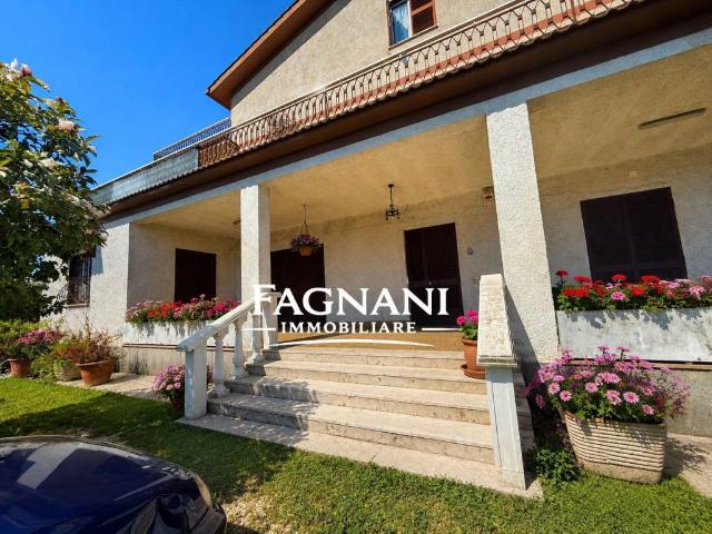 Villa in vendita a Lariano RM