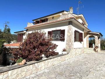 Villa in vendita a Lariano RM