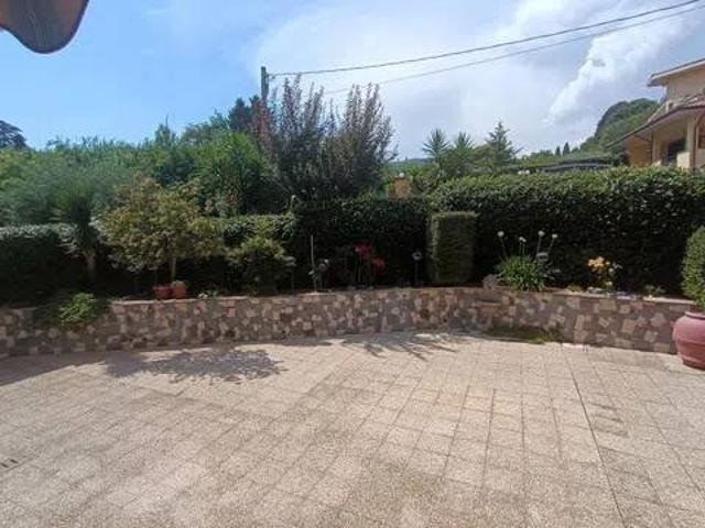 Villa in vendita a Lariano RM